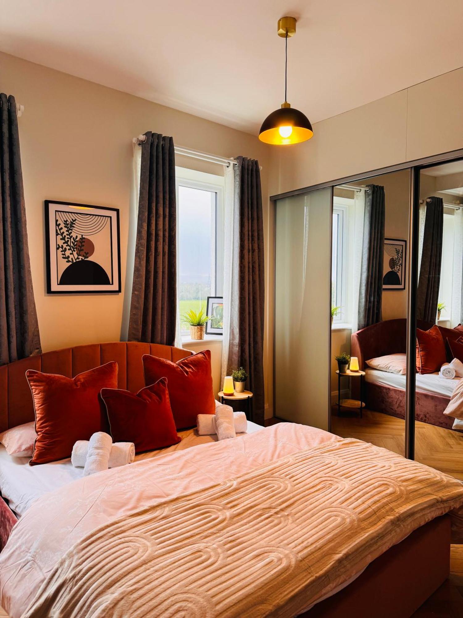 Finnstown Hall- Private Room In Shared Apartment With The Host Dublin Exterior foto
