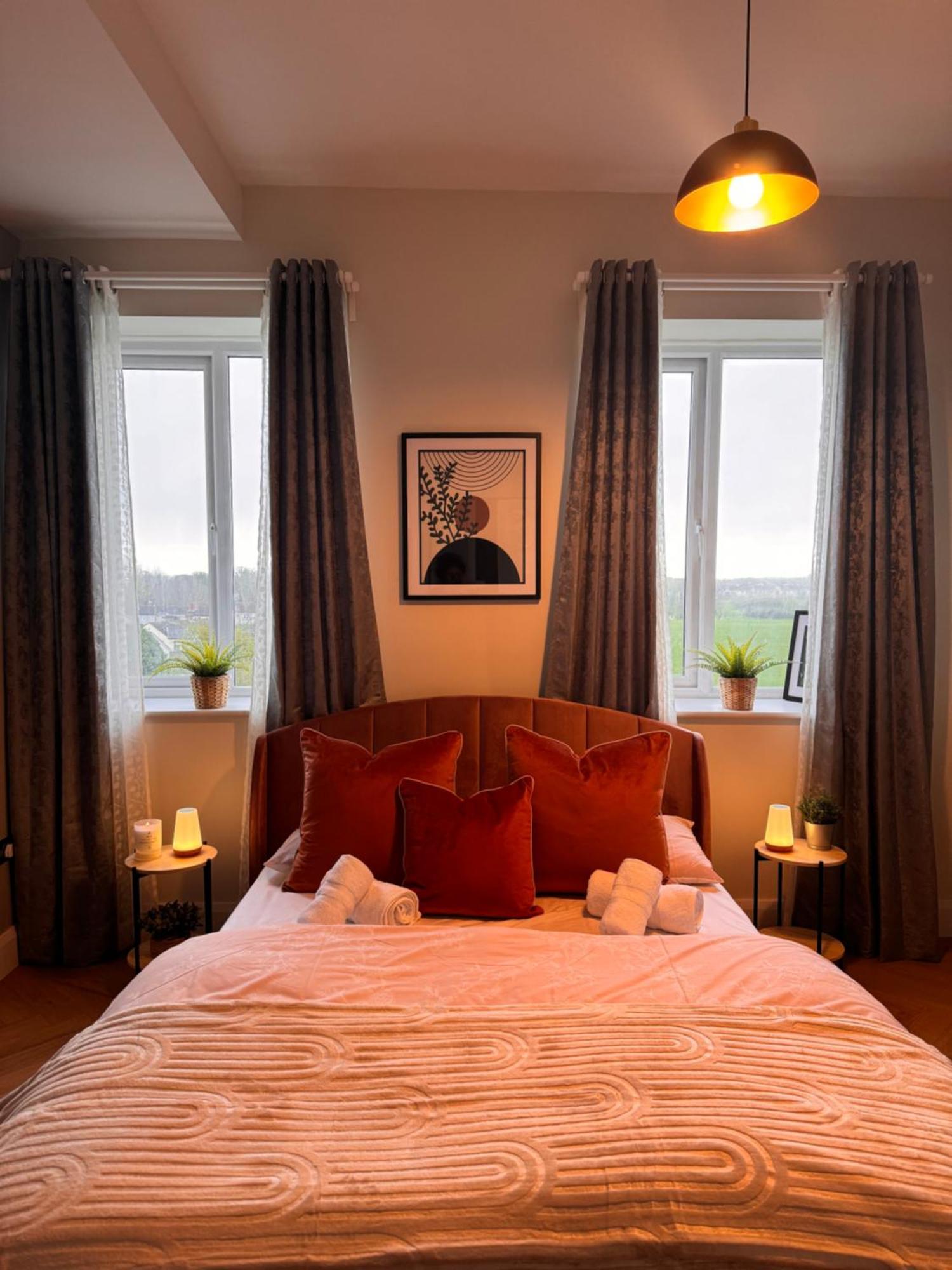 Finnstown Hall- Private Room In Shared Apartment With The Host Dublin Exterior foto